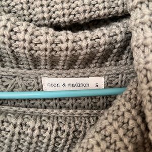 Moon and Madison Cowl Neck Sage Green Long Sleeve Chunky Sweater Womens Small